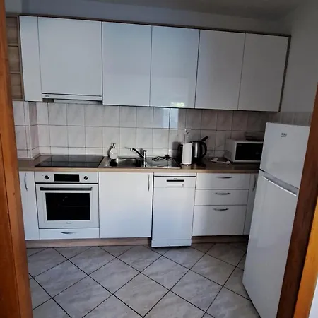 Marko St - Three Bedroom With Balcony And Garden View * Split